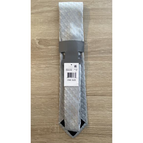 Michael Kors Men's Remson Pine Paisley Pattern 3" Tie Silver/Blue Silk Blend NEW - Picture 3 of 5